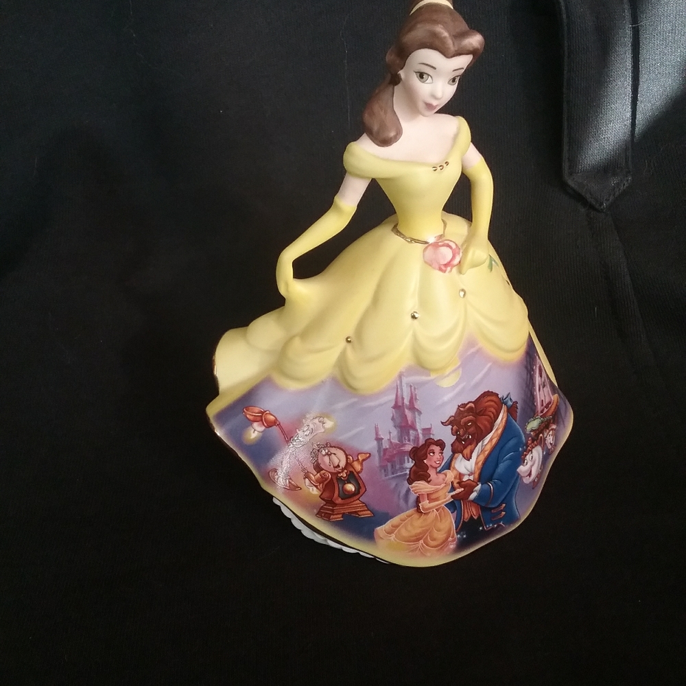 2004 Disney Bradford edition Belle bell